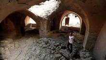 من قصف "المسجد العمري" في جباليا خلال عدوان 2014، والذي يعتبر أقدم مساجد غزة (Getty)